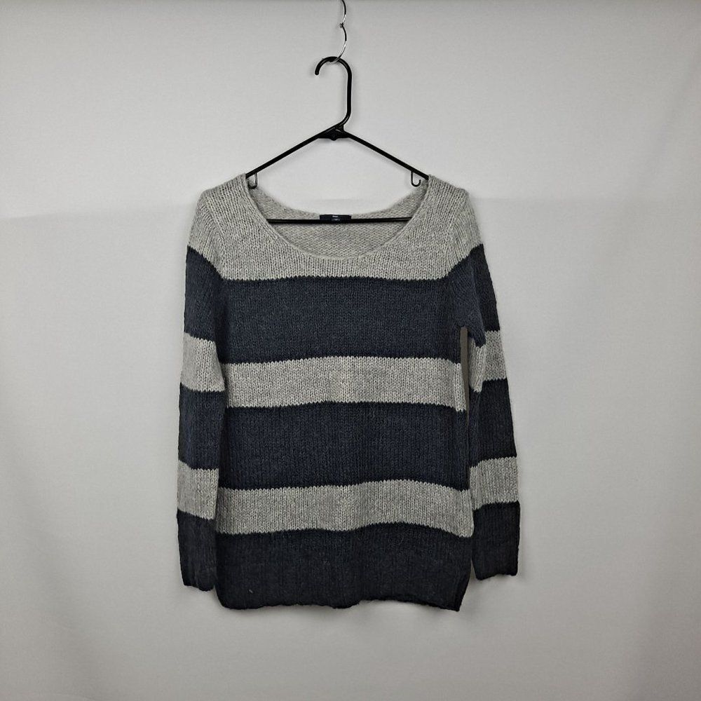 Gap Ladies Pullover sweater NWOT - Picture 2 of 10